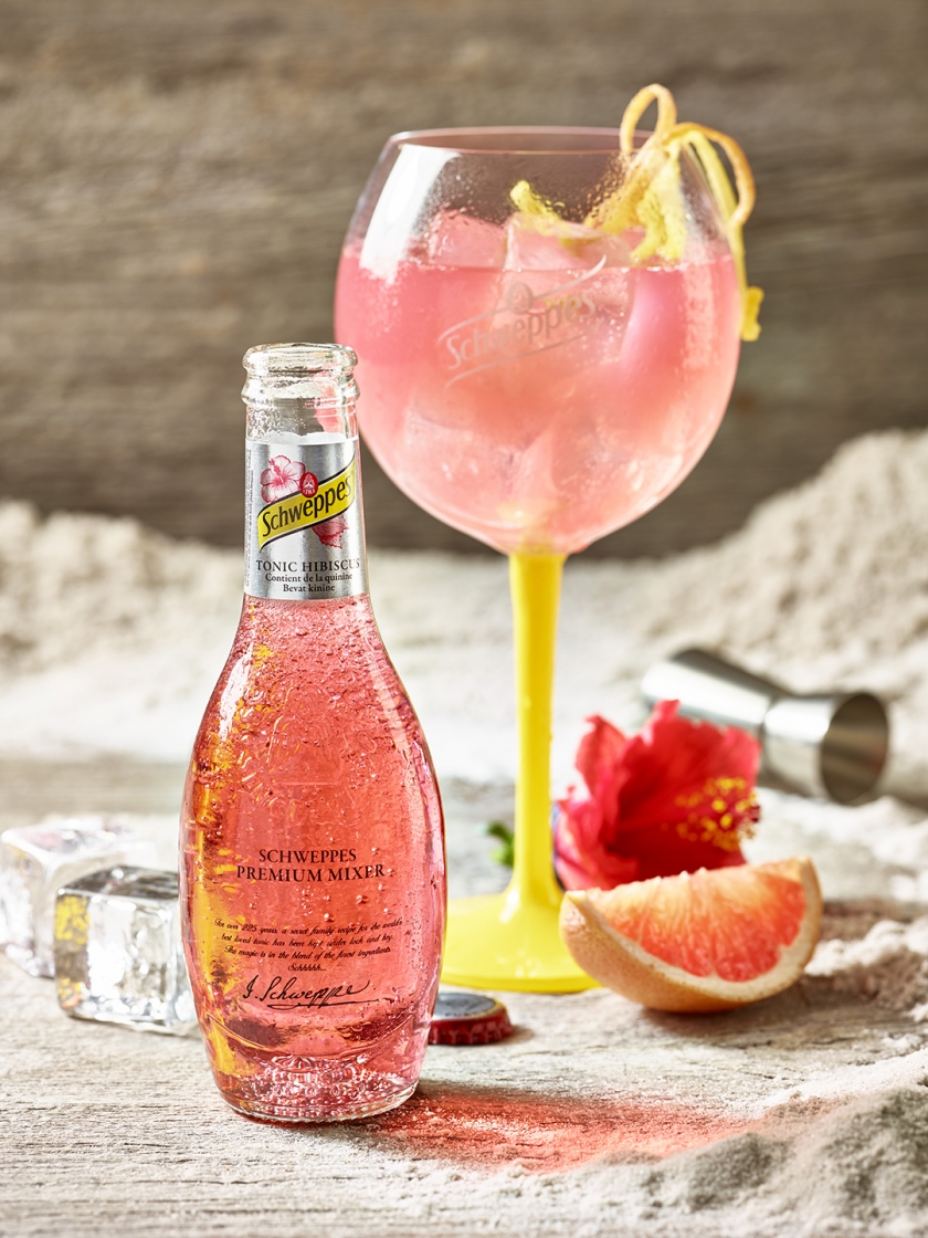 Schweppes-Hibiscus-57591-A-©-Alexandre-Bibaut