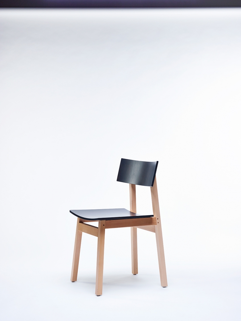 Chaise48829 © Alexandre Bibaut