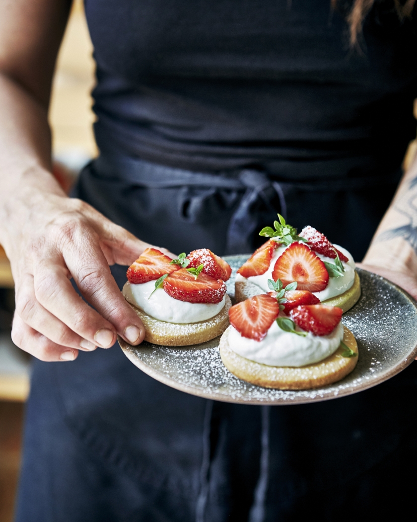 Recette-Tartelettes-Fraise-Basilic-SoSoir-0905201814157-©-Alexandre-Bibaut